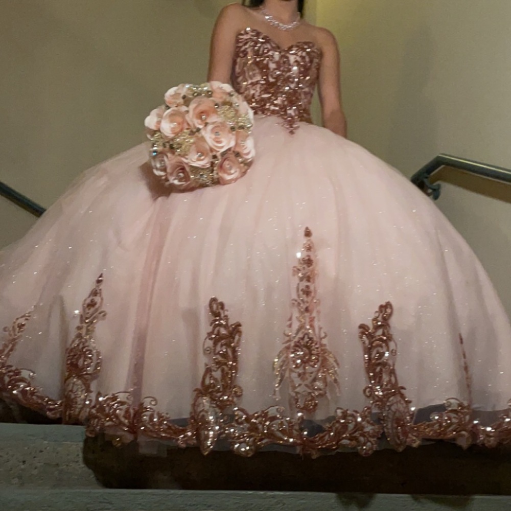 Quince dress in great condition.